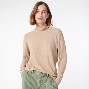 ✨🆕✨J CREW // Turtleneck in fine rib